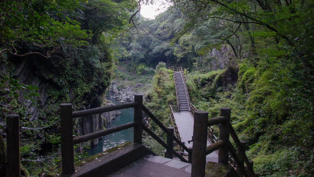 Wanderweg und Schlucht in Takachiho Japan