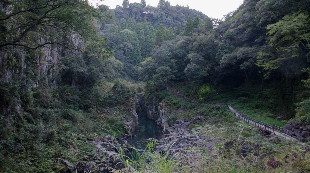 Wanderweg und Schlucht in Takachiho Japan