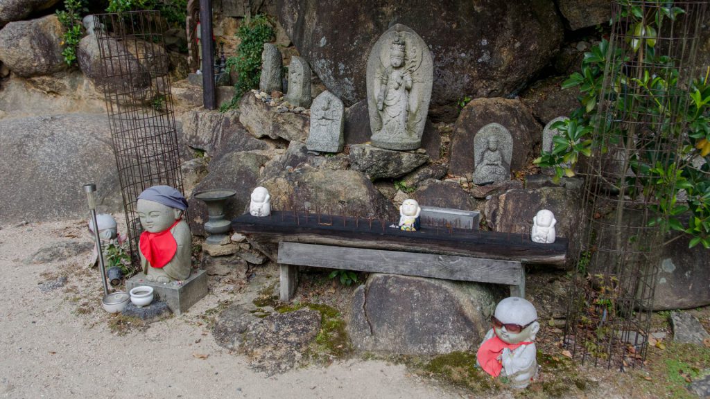 Jizo-Stein-Figuren in Miyajima Japan