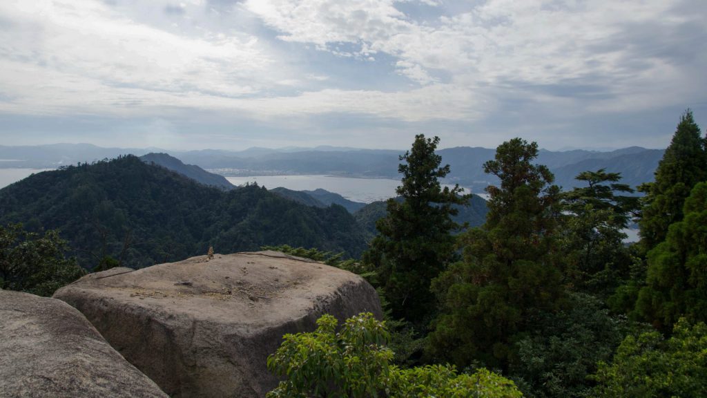 Aussicht von der Bergspitze in Miyajima Japan