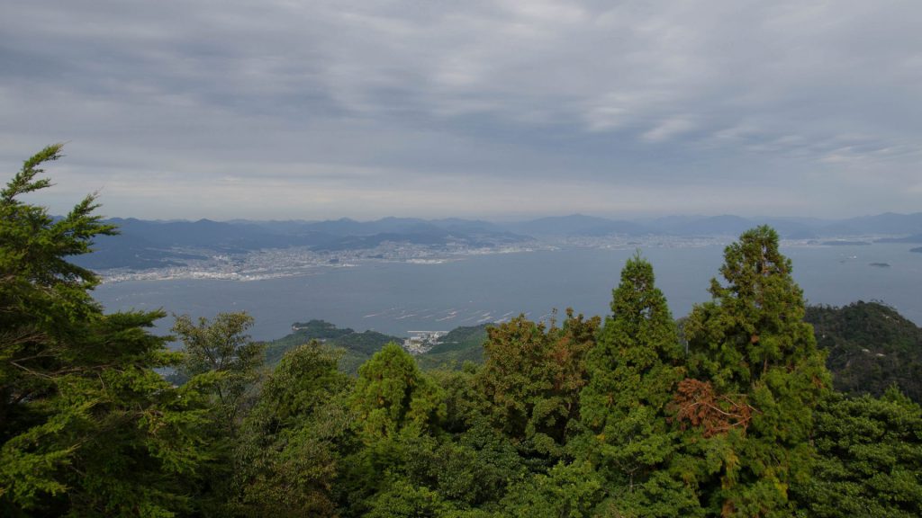 Aussicht von der Bergspitze in Miyajima Japan