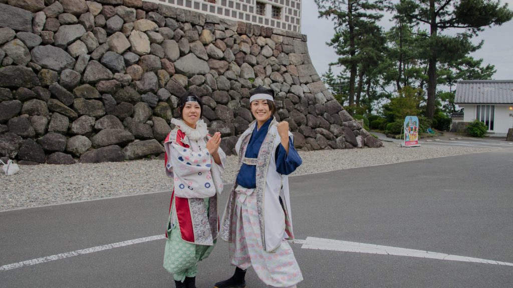 Shimabara Schloss und Cosplayer in Japan