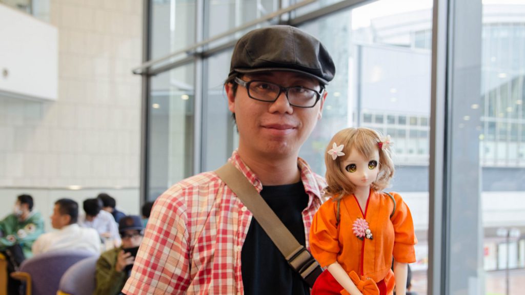 Hana Saku Iroha Fan mit Puppe